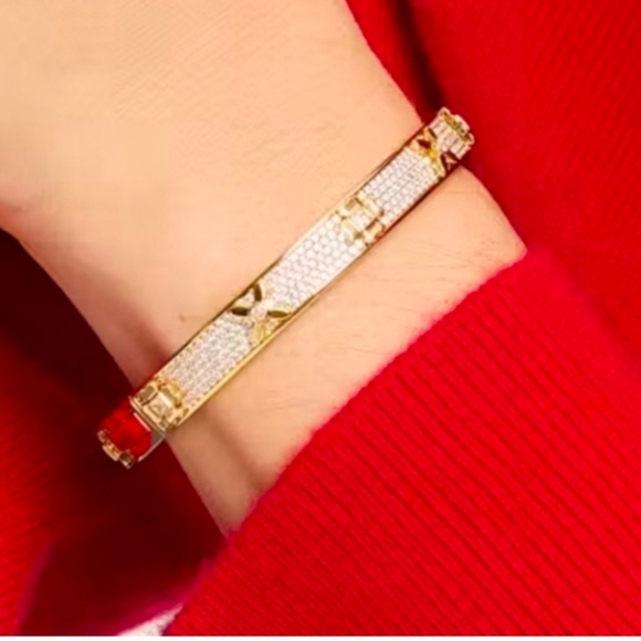 Kate Spade Heritage Bloom Hinged Bangle - Picture 4 of 12